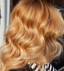 Learn how to transition from chemical dyes to herbal ones: Mesmerizing Strawberry Blonde Hair Color Ideas To Warm Up Your Look Fashionisers C