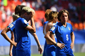 Si disputerà domani, giovedì 10 giugno, l'amichevole di calcio femminile prevista allo stadio paolo mazza di ferrara in cui l'italia sarà opposta ai paesi bassi. Mondiale Femminile Italia Olanda Le Reazioni Del Web All Eliminazione Delle Azzurre Da Mancini A Commisso