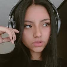 Aleida Jimenez's Instagram, Twitter & Facebook