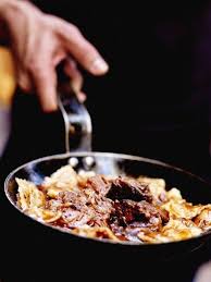 Cuisine Bourgeoise Daube A La Nicoise Carnet De Recettes De Cuisine Bourgeoise Elle A Table Recettes De Cuisine Daube Recette Daube