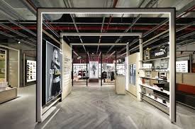 Courir Branding And Store Design By Carre Noir Paris France Retail Design Retail Store Design Retail Design Blog
