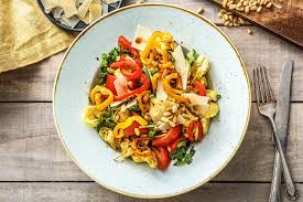 Sommerlicher Tortellini Salat Rezept Hellofresh Rezept Tortellinisalat Rezepte Vegetarische Gerichte