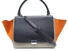 Trouvez livres, caméras, robes de bal, un pc, meubles et plus sur kijiji, le site de petites annonces no. Sac A Main Celine Trapeze Moyen Cuir Daim Tricolore