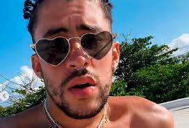 27 de noviembre de 2020 disco tras éxito tras mas discos, así es el talento y la perseverancia del conejo malo, su nuevo álbum lleva por nombre el último tour del mundo, y ya está disponible en en las plataformas digitales más. Cumplira Bad Bunny Su Promesa De Retirarse A Finales De 2020 La Voz De Durango