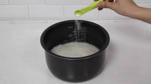 Microwave rice cookers came on the scene a few years ago, and now these inexpensive pots are giving electric rice cookers major competition. How To Cook Rice In A Rice Cooker With Pictures Wikihow