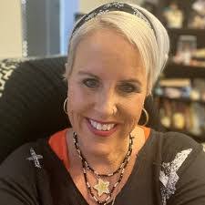 Sharon Hollenbeck's Instagram, Twitter & Facebook