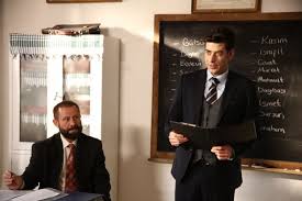 Aile hükümeti (2020) filmi imdb'den 100 kişi tarafından oylandı ve 3,5 puan aldı. Cuma Gunu Vizyona Girecek Aile Hukumeti Nden Yeni Fragman Haberler Box Office Turkiye