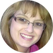 Jennifer Courson's Instagram, Twitter & Facebook