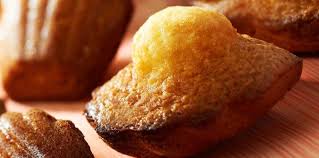 Madeleines A La Vanille Poudre D Amande Et Miel Recettes Recette En 2020 Recette Madeleine Meilleur Recette Recette Madeleine Moelleuse