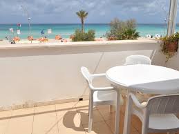 Appartamento a san vito lo capo san vito lo capo situato a san vito lo capo, a soli 1,6 km dalla spiaggia della località, l'appartamento a san vito lo capo offre la vista sulle montagne, la connessione wifi in omaggio e il parcheggio privato. Appartamento Conturrana In Affitto A San Vito Lo Capo