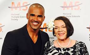 A native of oakland, california, shemar moore is an n american actor and former fashion model best known for his role as malcolm winters on the young and the restless. Pin On Red Carpet Events