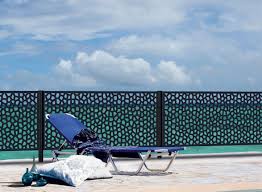 Leroy merlin is involved in improving housing and living environment of people in the world. Panneau Treillis Pvc Ajoure Mosaic L 100 X H 200 Cm Gris Leroy Merlin