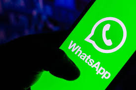 Já pensou bater ponto por WhatsApp? Conheça esta e outras novidades no RH |  Exame