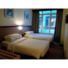In addition to the 3 brand lines (crystal cruises, dream cruises, star cruises), ghk also owns resorts world manila, lloyd werft shipyards (in bremerhaven germany ) and has 28% share of ncl norwegian cruise line. 2d1n Genting Highlands First World Hotel Room On 29 Feb Shopee Malaysia