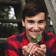 Daniel Heyde's Instagram, Twitter & Facebook