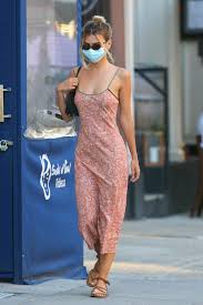 Emily Ratajkowski New York City July 9 2020 Star Style In 2020 Celebrity Airport Style Emily Ratajkowski New York Emily Ratajkowski Style