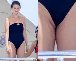 Selena Gomez Vagina Lips Slip Bachelorette Party - GhanaHookup.com | Watch  Sex Leak Videos