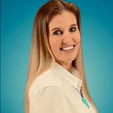 What company is good for organizing kitchen cabinets and cleaning houses in  San Angelo?