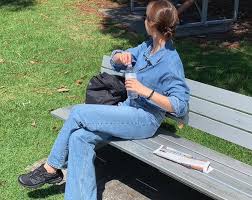 Bí Kíp Mặc Đẹp Áo Sơ Mi Trắng Và Quần Jeans Xanh | Báo Dân Trí