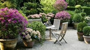 Wir gestalten und pflegen ihren erweiterten wohnbereich nicht nur individuell, sondern führen ihm auch außergewöhnliche gartenartikel und gartenkunst bei. Start Garten Bronder 2021