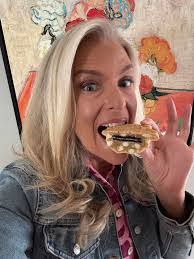 Meredith Mcfarland's Instagram, Twitter & Facebook