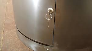 In einer zeit, in der die konflikte und krisen. Pipex Schrankrohr Stahlrohr Schrank Regal Saule In Raumhohe Miro Wohndesign Studio