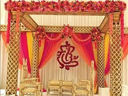 More Of A Traditional Mandap With A Modern Twist Mandap Decor Hindu Wedding Decorations Wedding Stage Decorations