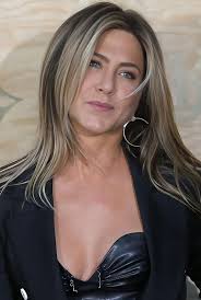 Every cast member got married except for Matthew Perry...