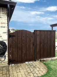 Timber hollow is ideal for large families vacationing together because we have 2 master suites as well as a 2nd kitchen downstairs! Why Update Your Wooden Fence With Metal Posts Ozco Building Products