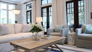 Sepertinya gaya bangunan rumahnya tidak harus unik pula, karena bukaan jendela model ini dapat diterapkan pada rumah dengan konsep minimalis. Ternyata Ini 5 Langkah Tepat Membersihkan Kaca Rumah Tribun Jakarta