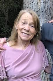 Shirley Parks's Instagram, Twitter & Facebook