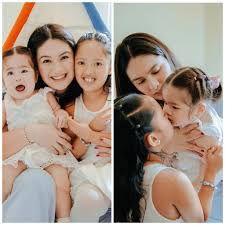 So sweet baby Mochi to her ate Tali ✨