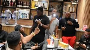 While nigerians were still recovering from that, igbo billionaires, celebrities, slay mamas, and money pickers trooped into oba to support obi cubana. Fj0wphlovxsdom
