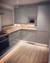 25 Zeitlose Grau Kuche Dekor Ideen Diyundhaus Com Modern Kitchen Cabinet Design Farmhouse Kitchen Design Kitchen Cabinet Design