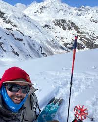 Nepal exploratory skiing. 🐺🌞🐦‍⬛