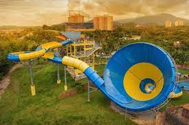Located in the dazzling historical city of melaka, visit the largest water theme park in malaysia for a splashing day on refreshing water attractions and get up close to friendly animals at safari wonderland! A Famosa Water Theme Park E Tickets Rm 35 Tripcarte Asia