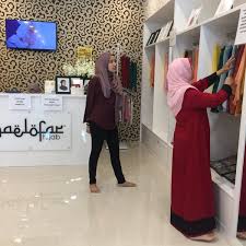 Tergedik gedik nak orang rasa keseronokan yang sama. Naelofar Hijab Boutique In Kuala Terengganu