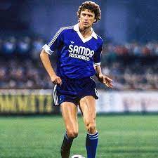 Arsene wenger is a former arsenal manager, having. Feature Arsene Wenger S Playing Career A Tale Of On Pitch Mediocrity But Off Pitch Initiative Intelligence Future Planning Get French Football News