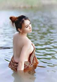 Rambutnya digerai indah, pulasan makeup bold menambah. Zafri Naim Zafrinaim Profile Pinterest