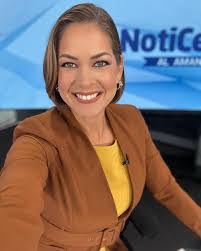 Lizette Montanez's Instagram, Twitter & Facebook