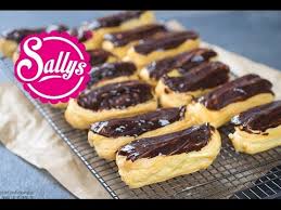 . their delicacy, the profiteroles (or profitterol) are . sweet to taste to conclude an elegant lunch or an elegant dinner with good taste and good food. Eclairs Mit Italienischer Vanillecreme Und Schokoladenuberzug Brandteig Sallys Welt Youtube