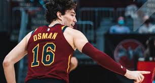 1995 yılında makedonya'da dünyaya gelen cedi osman, dünyaca ünlü profesyonel bir basketbol oyuncusudur. Kendi Sezon Rekorunu Kiran Cedi Osman 25 Sayiyla Cleveland Cavaliers I Sirtladi Habermotto