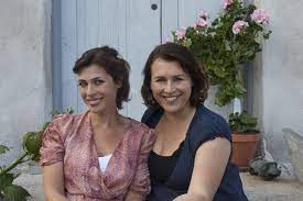 Bianca melina elisabeth wahlgren ingrosso, född 30 december 1994, är en svensk bloggare, mediepersonlighet och entreprenör.hon är dotter till artisten pernilla wahlgren och dansaren emilio ingrosso. Amanda Schulman Hannah Widell Hires Aftonbladet