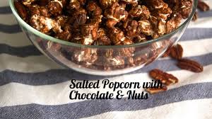 Kemudian panaskan wajan dengan api sedang dan tambahkan minyak zaitun atau minyak kelapa. Cara Membuat Popcorn Caramel Yang Mudah Dan Sedap How To Make Caramel Popcorn Youtube