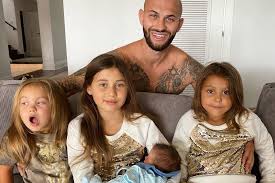 Модель и рэпер публикуют потрясающие фото в соцсетях. Dzhigan Posle Skandala Vernulsya V Rossiyu S Zhenoj I Detmi