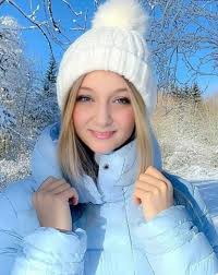 Happy Friday 😁 Let's start today with a positive mindset. Remember God  created you for a purpose. If nobody told you they love you today, let me  be the first. I love