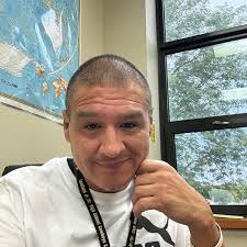 Curb alert! Come and get it! Basketball hoop. 4446 Kendal Way Suffolk