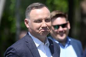 Broń pancerną, był też instruktorem amerykańskich uczelni wojskowych. Andrzeja Dude Zaczepila Mlodziutka Dziewczyna Do Akcji Szybko Wkroczyla Zona Agata Poruszajaca Historia Zdjecia Wideo Super Express Wiadomosci Polityka Sport