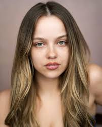 Lucy Jackson's Instagram, Twitter & Facebook