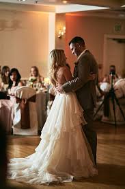 Wedding Reception Photos And Fall Foliage Wedding Ideas View Wedding Pictures Taken At Nh Wedding Photographers Country Club Wedding Barn Wedding Photography